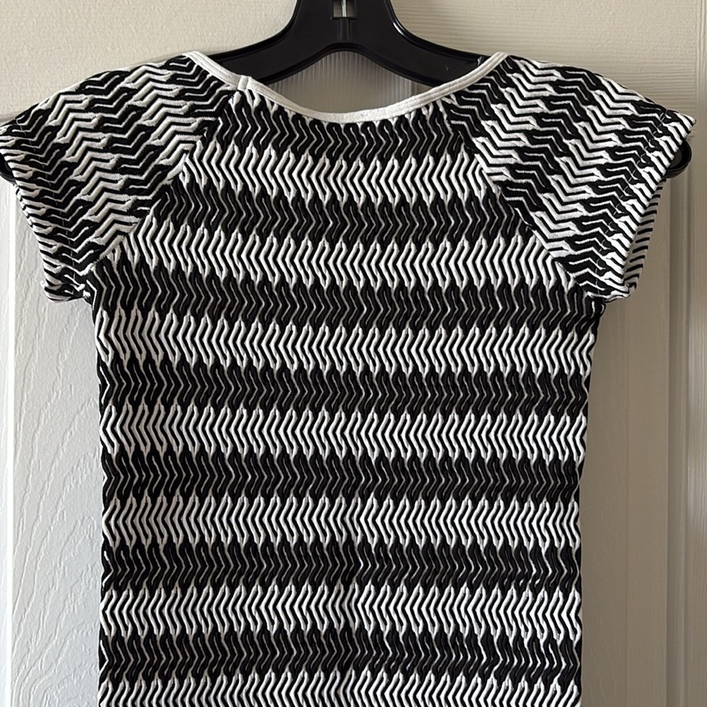 Bebe EUC Black and White BodyCon dress size P/S - Picture 5 of 5